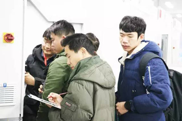 https://mmbiz.qlogo.cn/mmbiz_jpg/zSGco1UATOUuPC4xicuyH6YQltr9WomAAC4QOLHP7D0v9KBGHEYf2wUWJPsQ9jfygn9wGbNLPK3YaXbxROLHsibw/640?wx_fmt=jpeg