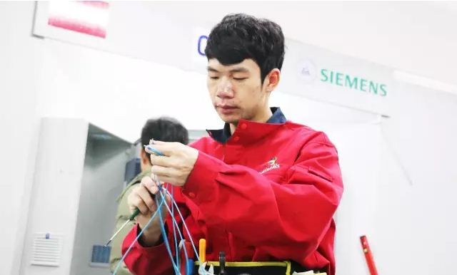 https://mmbiz.qlogo.cn/mmbiz_jpg/zSGco1UATOUuPC4xicuyH6YQltr9WomAALy7fqzXzyW5LoZianVooHXfJWNpTY6lMpl5Siar9ib7rPhBQic73u07bsQ/640?wx_fmt=jpeg